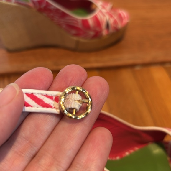 Lilly Pulitzer peep toe platform wedge slingback heels with gold tone buckles - Picture 9 of 16